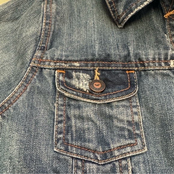 Hollister Denim  Blue Jean Jacket Size Large NWT Has a removable Brooch - Picture 7 of 16